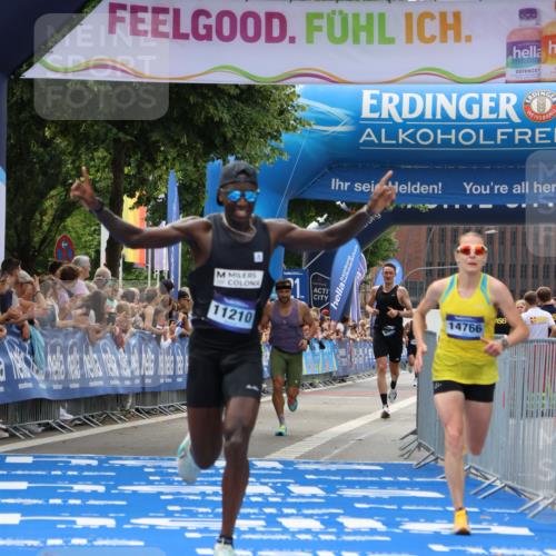 29.06.2025 - hella hamburg halbmarathon Strokosch-Dieckow http://msf.ph/oto/8287065 29.06.2025 10:20:50 Ziel 11210, 14766, 16988, 17402, 19075 meine-sportfotos.de
