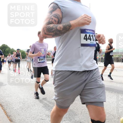 29.06.2025 - hella hamburg halbmarathon Lena Gebhardt http://msf.ph/oto/8287109 29.06.2025 10:36:01 Lombardsbrücke 2001, 8947, 4413, 1008, 1010, 1036, 1108, 1183, 1336, 1730, 1775, 1780, 1786, 1835, 2352, 2425, 2520, 2787, 2811, 2827, 2870, 3243, 3401, 3404, 3598, 3699, 3741, 3877, 3990, 4245, 4326, 4413, 4798, 4902, 4937, 5147, 5246, 5666, 5809, 6021, 6092, 6093, 6184, 6381, 6417, 6845, 6867, 6896, 7086, 7111, 7140, 7275, 7304, 7382, 7575, 7576, 8333, 8356, 8581, 8947, 9342, 9432, 9803, 9806, 9819, 10652, 12026, 12408 meine-sportfotos.de