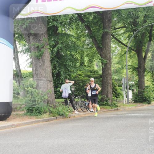 29.06.2025 - hella hamburg halbmarathon KatJ http://msf.ph/oto/8287121 29.06.2025 10:12:01 Zwischen KM18-KM19  meine-sportfotos.de