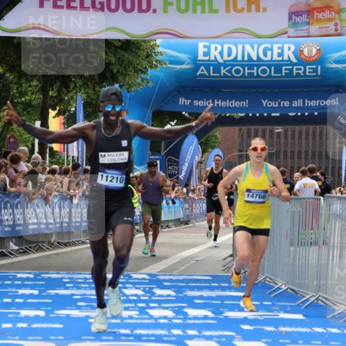 29.06.2025 - hella hamburg halbmarathon Strokosch-Dieckow http://msf.ph/oto/8287202 29.06.2025 10:20:50 Ziel 11210, 14766, 16988, 17402, 19075 meine-sportfotos.de