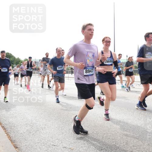 29.06.2025 - hella hamburg halbmarathon Lena Gebhardt http://msf.ph/oto/8287221 29.06.2025 10:36:01 Lombardsbrücke 2001, 1657, 3990, 8947, 18688, 9432, 15281, 156, 1008, 1010, 1036, 1108, 1183, 1336, 1730, 1775, 1780, 1786, 1835, 2352, 2425, 2520, 2787, 2811, 2827, 2870, 3243, 3401, 3404, 3598, 3699, 3741, 3877, 3990, 4245, 4326, 4413, 4798, 4902, 4937, 5147, 5246, 5666, 5809, 6021, 6092, 6093, 6184, 6381, 6417, 6845, 6867, 6896, 7086, 7111, 7140, 7275, 7304, 7382, 7575, 7576, 8333, 8356, 8581, 8947, 9342, 9432, 9803, 9806, 9819, 10652, 12026, 12408 meine-sportfotos.de