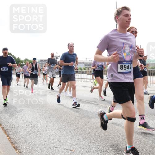 29.06.2025 - hella hamburg halbmarathon Lena Gebhardt http://msf.ph/oto/8287261 29.06.2025 10:36:01 Lombardsbrücke 2001, 4798, 16570, 15827, 8947, 1008, 1010, 1036, 1108, 1183, 1336, 1730, 1775, 1780, 1786, 1835, 2352, 2425, 2520, 2787, 2811, 2827, 2870, 3243, 3401, 3404, 3598, 3699, 3741, 3877, 3990, 4245, 4326, 4413, 4798, 4902, 4937, 5147, 5246, 5666, 5809, 6021, 6092, 6093, 6184, 6381, 6417, 6845, 6867, 6896, 7086, 7111, 7140, 7275, 7304, 7382, 7575, 7576, 8333, 8356, 8581, 8947, 9342, 9432, 9803, 9806, 9819, 10652, 12026, 12408 meine-sportfotos.de