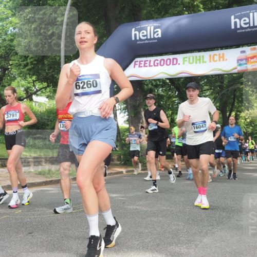 29.06.2025 - hella hamburg halbmarathon KatJ http://msf.ph/oto/8287267 29.06.2025 10:41:35 Zwischen KM18-KM19 1410, 2354, 3791, 3945, 4419, 4903, 6260, 7973, 8285, 8394, 8449, 8514 meine-sportfotos.de