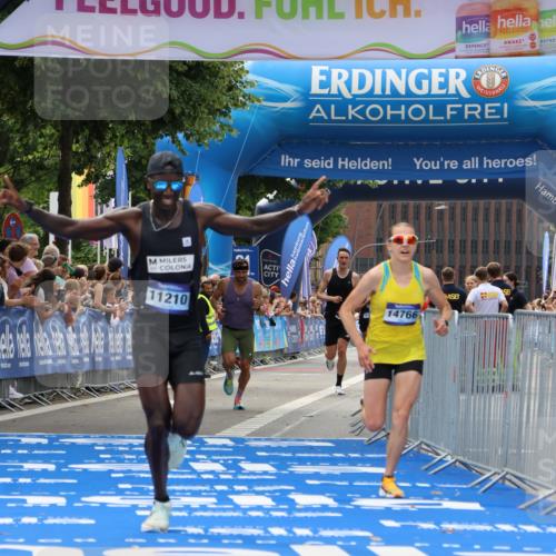 29.06.2025 - hella hamburg halbmarathon Strokosch-Dieckow http://msf.ph/oto/8287272 29.06.2025 10:20:50 Ziel 11210, 14766, 16988, 17402, 19075 meine-sportfotos.de