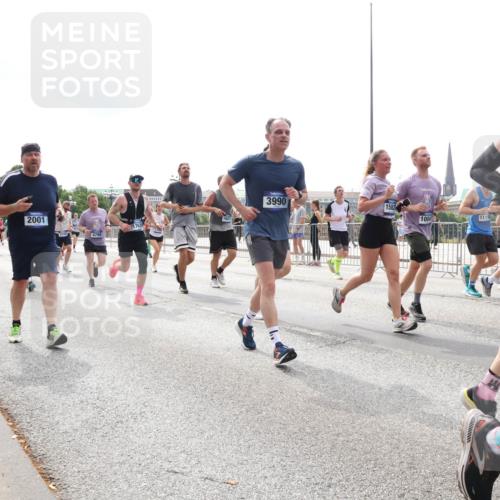 29.06.2025 - hella hamburg halbmarathon Lena Gebhardt http://msf.ph/oto/8287362 29.06.2025 10:36:02 Lombardsbrücke 2001, 4798, 3990, 1582, 1004, 11190, 1868, 1008, 1010, 1036, 1102, 1108, 1183, 1336, 1730, 1775, 1780, 1835, 2352, 2425, 2520, 2787, 2811, 2827, 2870, 3243, 3401, 3404, 3598, 3699, 3741, 3877, 3990, 4245, 4326, 4413, 4798, 4902, 4937, 5147, 5246, 5666, 5809, 6021, 6092, 6093, 6184, 6417, 6845, 6867, 6896, 7086, 7111, 7140, 7275, 7304, 7382, 7575, 7576, 8333, 8356, 8581, 8947, 9342, 9432, 9803, 9806, 9819, 10652, 12026, 12408 meine-sportfotos.de