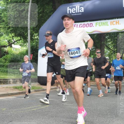 29.06.2025 - hella hamburg halbmarathon KatJ http://msf.ph/oto/8287410 29.06.2025 10:41:36 Zwischen KM18-KM19 1410, 2354, 3791, 3945, 4419, 4903, 6260, 7973, 8285, 8394, 8449, 8514 meine-sportfotos.de