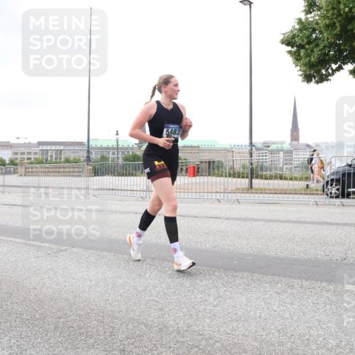 29.06.2025 - hella hamburg halbmarathon Lena Gebhardt http://msf.ph/oto/8287435 29.06.2025 10:55:30 Lombardsbrücke 19199, 5483, 1013, 1616, 1873, 1917, 2090, 2452, 3101, 3115, 3157, 3244, 3274, 3577, 4039, 4628, 5040, 5220, 5222, 5483, 5487, 5575, 6257, 6395, 6396, 6944, 7219, 7238, 7548, 7680, 7766, 7969, 8403, 8519, 8527, 8626, 8648, 9548, 9614, 9618, 9857, 9858, 9956, 10094, 10436, 10438, 10458, 10559, 10593, 10885, 11109, 11737, 11788, 11903, 11908, 12147, 12148, 12695, 12902, 13098, 13230, 13548, 14515, 14727, 15152, 15160, 16385 meine-sportfotos.de