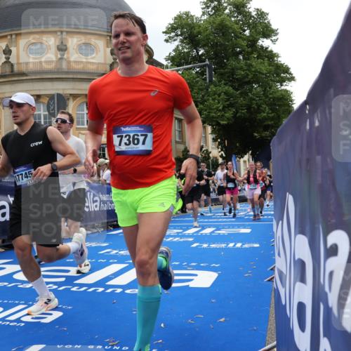 29.06.2025 - hella hamburg halbmarathon Strokosch-Dieckow http://msf.ph/oto/8287443 29.06.2025 10:48:24 Ziel 1537, 3747, 5129, 5362, 5528, 6081, 6923, 7367, 8216, 9262, 9770, 10000, 10860, 11451, 11467, 12149, 12549, 12690, 12840, 13962, 14033, 14990, 15735, 15808, 15917, 17395, 17745, 17855, 17982, 18251, 18790, 18923 meine-sportfotos.de