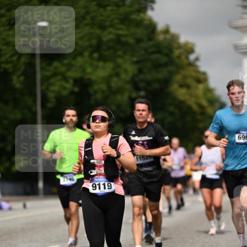 29.06.2025 - hella hamburg halbmarathon Dr. Thomas Lammeyer http://msf.ph/oto/8287467 29.06.2025 10:16:02 Kennedybrücke 1062, 1249, 1790, 1850, 3182, 3248, 3262, 3746, 3837, 4499, 5176, 6871, 6966, 7370, 7474, 8206, 8207, 9119, 9253, 9254, 9405 meine-sportfotos.de