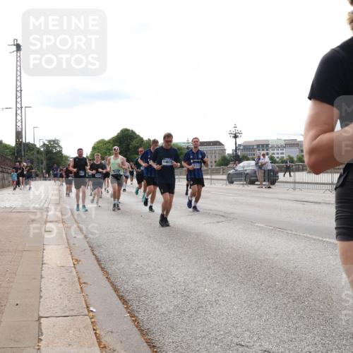29.06.2025 - hella hamburg halbmarathon Lena Gebhardt http://msf.ph/oto/8287485 29.06.2025 10:20:59 Lombardsbrücke 8724, 4350, 14615, 12844, 1011, 1028, 1266, 1471, 1658, 2053, 2101, 2325, 2383, 2834, 2923, 2945, 2956, 2986, 3161, 3247, 3453, 3733, 3781, 3813, 4082, 4288, 4350, 4422, 4754, 4869, 5041, 5061, 5181, 5625, 5767, 6275, 6308, 6608, 7228, 7608, 8113, 8724, 8726, 8844, 8940, 9005, 9011, 9108, 9236, 9501, 9981, 10050, 10350, 10585, 10602, 11100, 11145, 11698, 11995, 12175, 12694, 12844, 13057, 13508 meine-sportfotos.de