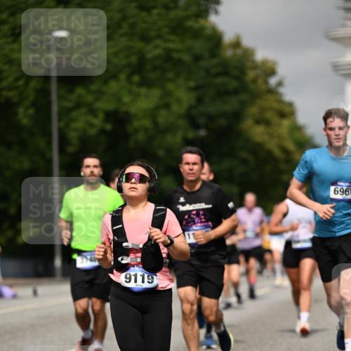 29.06.2025 - hella hamburg halbmarathon Dr. Thomas Lammeyer http://msf.ph/oto/8287503 29.06.2025 10:16:02 Kennedybrücke 1062, 1249, 1790, 1850, 3182, 3248, 3262, 3746, 3837, 4499, 5176, 6871, 6966, 7370, 7474, 8206, 8207, 9119, 9253, 9254, 9405 meine-sportfotos.de