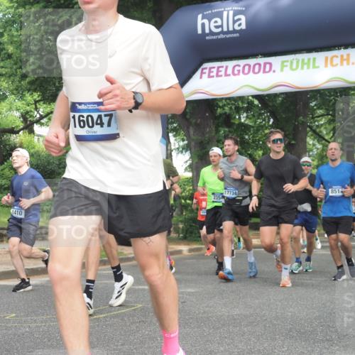 29.06.2025 - hella hamburg halbmarathon KatJ http://msf.ph/oto/8287531 29.06.2025 10:41:36 Zwischen KM18-KM19 1410, 2354, 3791, 3945, 4419, 4903, 6260, 7973, 8285, 8394, 8449, 8514 meine-sportfotos.de