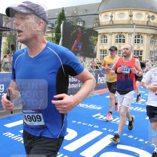 29.06.2025 - hella hamburg halbmarathon Michael Strokosch http://msf.ph/oto/8287538 29.06.2025 10:55:47 Ziel 1120, 1143, 1834, 2955, 4897, 5021, 6569, 6924, 7221, 8255, 8618, 10212, 11039, 12483, 12858, 14365, 14909, 15896, 16401, 16434, 16786, 18064, 18190, 19047 meine-sportfotos.de