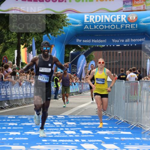 29.06.2025 - hella hamburg halbmarathon Strokosch-Dieckow http://msf.ph/oto/8287541 29.06.2025 10:20:50 Ziel 11210, 14766, 16988, 17402, 19075 meine-sportfotos.de