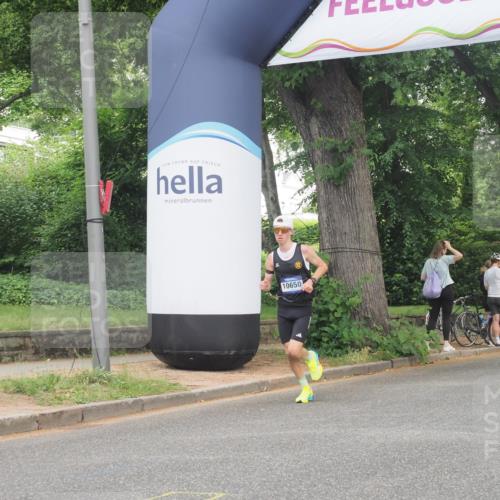 29.06.2025 - hella hamburg halbmarathon KatJ http://msf.ph/oto/8287544 29.06.2025 10:12:03 Zwischen KM18-KM19  meine-sportfotos.de