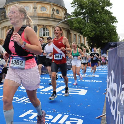 29.06.2025 - hella hamburg halbmarathon Strokosch-Dieckow http://msf.ph/oto/8287582 29.06.2025 10:48:27 Ziel 1163, 1176, 1537, 2213, 3747, 5129, 5362, 5528, 6081, 6923, 7367, 8216, 9262, 10000, 10860, 11451, 11579, 12149, 12549, 12690, 12840, 13962, 14033, 14990, 15573, 15808, 15917, 17395, 17745, 17855, 17982, 18251, 18790, 18815, 18923 meine-sportfotos.de