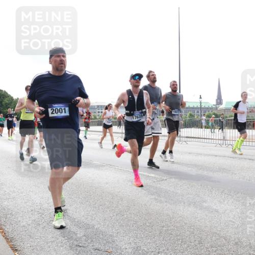 29.06.2025 - hella hamburg halbmarathon Lena Gebhardt http://msf.ph/oto/8287591 29.06.2025 10:36:03 Lombardsbrücke 811, 2001, 17635, 57, 16571, 1008, 1010, 1036, 1102, 1108, 1183, 1336, 1730, 1775, 1780, 1835, 2352, 2425, 2520, 2787, 2811, 2827, 2870, 3243, 3401, 3404, 3598, 3699, 3741, 3877, 3990, 4245, 4326, 4413, 4798, 4902, 4937, 5147, 5246, 5573, 5666, 5809, 6021, 6092, 6093, 6184, 6417, 6845, 6867, 6896, 7086, 7111, 7140, 7275, 7304, 7382, 7575, 7576, 8333, 8356, 8498, 8581, 8947, 9342, 9432, 9803, 9806, 9819, 10652, 12026, 12408 meine-sportfotos.de