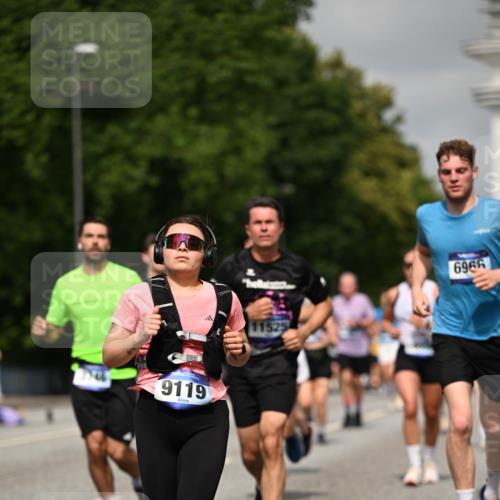 29.06.2025 - hella hamburg halbmarathon Dr. Thomas Lammeyer http://msf.ph/oto/8287597 29.06.2025 10:16:03 Kennedybrücke 1062, 1249, 1790, 1850, 3182, 3248, 3262, 3746, 3837, 4453, 4499, 5176, 6822, 6871, 6966, 7370, 7474, 8206, 8207, 9119, 9253, 9254, 9405 meine-sportfotos.de