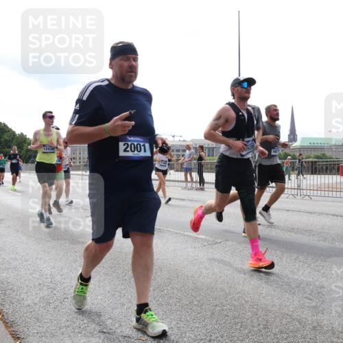 29.06.2025 - hella hamburg halbmarathon Lena Gebhardt http://msf.ph/oto/8287628 29.06.2025 10:36:03 Lombardsbrücke 12430, 2001, 134, 7635, 165, 1008, 1010, 1036, 1102, 1108, 1183, 1336, 1730, 1775, 1780, 1835, 2352, 2425, 2520, 2787, 2811, 2827, 2870, 3243, 3401, 3404, 3598, 3699, 3741, 3877, 3990, 4245, 4326, 4413, 4798, 4902, 4937, 5147, 5246, 5573, 5666, 5809, 6021, 6092, 6093, 6184, 6417, 6845, 6867, 6896, 7086, 7111, 7140, 7275, 7304, 7382, 7575, 7576, 8333, 8356, 8498, 8581, 8947, 9342, 9432, 9803, 9806, 9819, 10652, 12026, 12408 meine-sportfotos.de