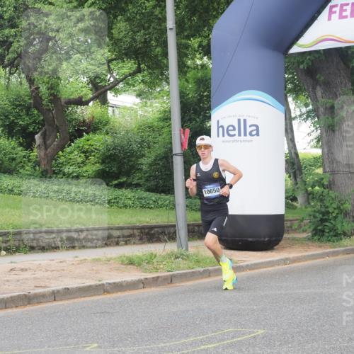 29.06.2025 - hella hamburg halbmarathon KatJ http://msf.ph/oto/8287648 29.06.2025 10:12:03 Zwischen KM18-KM19  meine-sportfotos.de