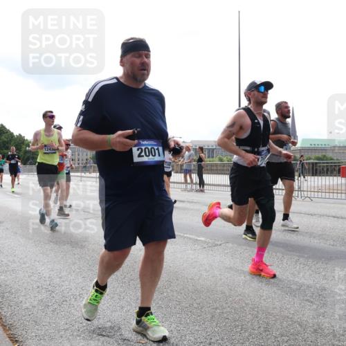 29.06.2025 - hella hamburg halbmarathon Lena Gebhardt http://msf.ph/oto/8287675 29.06.2025 10:36:03 Lombardsbrücke 1243, 2001, 1008, 1010, 1036, 1102, 1108, 1183, 1336, 1730, 1775, 1780, 1835, 2352, 2425, 2520, 2787, 2811, 2827, 2870, 3243, 3401, 3404, 3598, 3699, 3741, 3877, 3990, 4245, 4326, 4413, 4798, 4902, 4937, 5147, 5246, 5573, 5666, 5809, 6021, 6092, 6093, 6184, 6417, 6845, 6867, 6896, 7086, 7111, 7140, 7275, 7304, 7382, 7575, 7576, 8333, 8356, 8498, 8581, 8947, 9342, 9432, 9803, 9806, 9819, 10652, 12026, 12408 meine-sportfotos.de