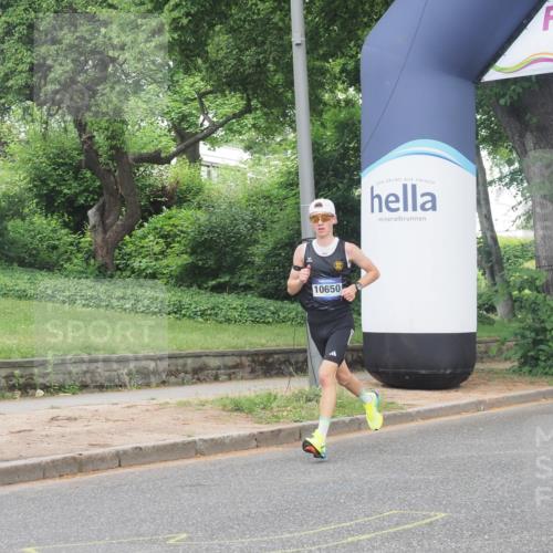 29.06.2025 - hella hamburg halbmarathon KatJ http://msf.ph/oto/8287684 29.06.2025 10:12:04 Zwischen KM18-KM19  meine-sportfotos.de