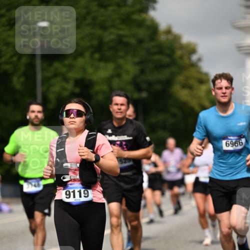29.06.2025 - hella hamburg halbmarathon Dr. Thomas Lammeyer http://msf.ph/oto/8287687 29.06.2025 10:16:03 Kennedybrücke 1062, 1249, 1790, 1850, 3182, 3248, 3262, 3746, 3837, 4453, 4499, 5176, 6822, 6871, 6966, 7370, 7474, 8206, 8207, 9119, 9253, 9254, 9405 meine-sportfotos.de