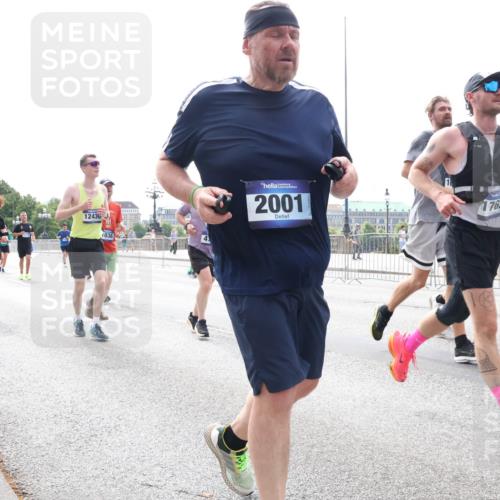 29.06.2025 - hella hamburg halbmarathon Lena Gebhardt http://msf.ph/oto/8287699 29.06.2025 10:36:04 Lombardsbrücke 2811, 12436, 1036, 2001, 17635, 1008, 1010, 1036, 1102, 1108, 1183, 1336, 1730, 1775, 1780, 1835, 2352, 2425, 2520, 2811, 2827, 2870, 3243, 3401, 3404, 3598, 3699, 3741, 3877, 3990, 4245, 4326, 4413, 4798, 4902, 4937, 5147, 5246, 5573, 5666, 5809, 6021, 6092, 6093, 6184, 6417, 6845, 6867, 6896, 7086, 7111, 7140, 7275, 7304, 7382, 7575, 7576, 8333, 8356, 8498, 8581, 8947, 9229, 9432, 9803, 9806, 9819, 10652, 12026, 12408 meine-sportfotos.de