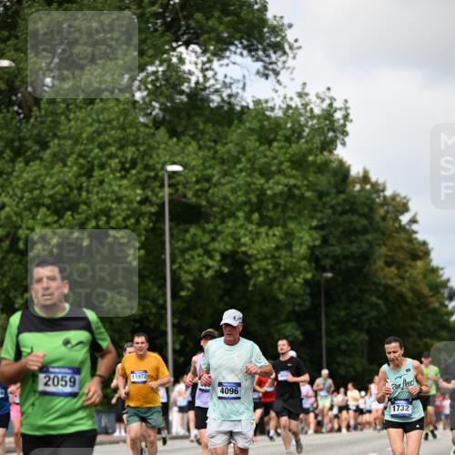 29.06.2025 - hella hamburg halbmarathon Dr. Thomas Lammeyer http://msf.ph/oto/8287712 29.06.2025 10:37:09 Kennedybrücke 1078, 1199, 1237, 1373, 1647, 1732, 1879, 2059, 2384, 2838, 2959, 3221, 3391, 3422, 3560, 3653, 3660, 3708, 4030, 4096, 4446, 4555, 5110, 5156, 5581, 6861, 7135, 7749, 7750, 8170, 8175, 8595, 8839, 8993, 9034, 9289, 9471, 9768, 9780, 9812, 10002, 10770 meine-sportfotos.de