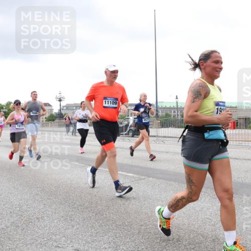 29.06.2025 - hella hamburg halbmarathon Lena Gebhardt http://msf.ph/oto/8287717 29.06.2025 10:55:31 Lombardsbrücke 1917, 7680, 11109, 3577, 191, 1013, 1616, 1873, 1917, 2090, 2452, 3101, 3115, 3157, 3244, 3274, 3577, 4039, 4628, 4896, 5040, 5220, 5222, 5483, 5487, 5575, 6257, 6395, 6396, 6944, 7219, 7238, 7548, 7680, 7766, 7969, 8403, 8519, 8527, 8532, 8626, 8648, 9548, 9614, 9618, 9857, 9858, 9956, 10094, 10436, 10438, 10458, 10559, 10593, 10885, 11109, 11737, 11788, 11903, 11908, 11962, 11963, 12147, 12148, 12695, 12902, 13098, 13230, 13548, 14515, 14727, 15152, 15160, 16385 meine-sportfotos.de