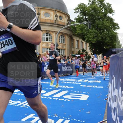 29.06.2025 - hella hamburg halbmarathon Strokosch-Dieckow http://msf.ph/oto/8287734 29.06.2025 10:48:30 Ziel 1163, 1176, 2213, 3747, 4553, 5362, 5421, 6081, 9262, 9538, 10000, 10859, 10860, 11451, 11579, 12149, 12549, 12690, 12840, 13962, 14033, 14990, 15573, 15808, 15917, 17395, 17855, 18251, 18790, 18815, 18923 meine-sportfotos.de