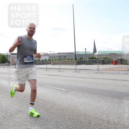 29.06.2025 - hella hamburg halbmarathon Lena Gebhardt http://msf.ph/oto/8287744 29.06.2025 10:11:48 Lombardsbrücke 1328, 1531, 1866, 1992, 3363, 4227, 5379, 5605, 7571, 8115, 8807, 8810, 9191, 9428, 10042, 10372, 10409, 10428, 11321, 11507, 11525, 11537, 11581, 11755, 11917, 12286, 12473, 13171, 13177, 13203, 13542, 13939, 13958, 14008, 14196, 14384, 15137, 15797, 15945, 16976, 17080, 17638, 17774, 17787, 17866, 18261, 18278, 18382, 18395, 18655, 19172 meine-sportfotos.de