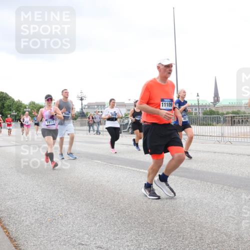 29.06.2025 - hella hamburg halbmarathon Lena Gebhardt http://msf.ph/oto/8287762 29.06.2025 10:55:32 Lombardsbrücke 1917, 7680, 4628, 11109, 357, 1, 1013, 1616, 1873, 1917, 2090, 2452, 3101, 3115, 3157, 3244, 3274, 3577, 4039, 4470, 4628, 4896, 5040, 5220, 5222, 5483, 5487, 5575, 6257, 6395, 6396, 6944, 7219, 7238, 7548, 7680, 7766, 7969, 8403, 8519, 8527, 8532, 8626, 8648, 9548, 9614, 9618, 9857, 9858, 9861, 9865, 9956, 10094, 10436, 10438, 10458, 10559, 10593, 10885, 11109, 11737, 11903, 11962, 11963, 12147, 12148, 12695, 12902, 13098, 13230, 13548, 14515, 14727, 15152, 15160, 16385 meine-sportfotos.de