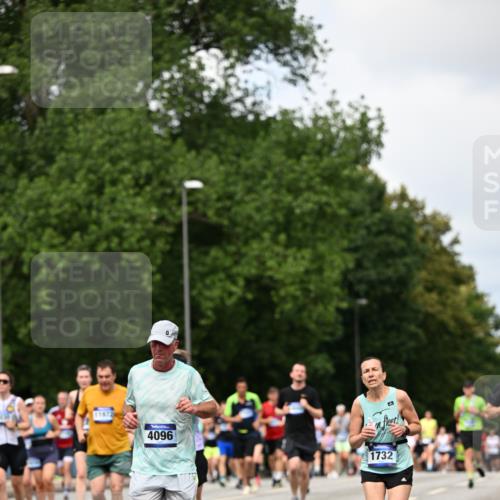 29.06.2025 - hella hamburg halbmarathon Dr. Thomas Lammeyer http://msf.ph/oto/8287777 29.06.2025 10:37:10 Kennedybrücke 1078, 1199, 1237, 1373, 1647, 1732, 1879, 2059, 2384, 2838, 2959, 3221, 3391, 3422, 3560, 3653, 3660, 3708, 4030, 4096, 4446, 4555, 5110, 5156, 5581, 6861, 7135, 7749, 7750, 8170, 8175, 8595, 8839, 8993, 9034, 9289, 9471, 9768, 9780, 9812, 10002, 10770 meine-sportfotos.de