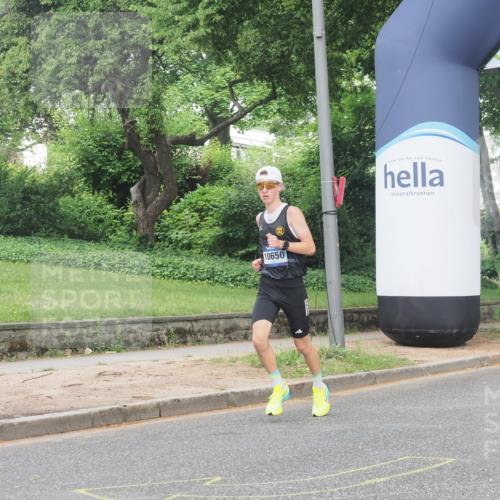 29.06.2025 - hella hamburg halbmarathon KatJ http://msf.ph/oto/8287778 29.06.2025 10:12:04 Zwischen KM18-KM19  meine-sportfotos.de
