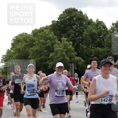 29.06.2025 - hella hamburg halbmarathon Jannik Wohlers http://msf.ph/oto/8287800 29.06.2025 10:35:46 Lombardsbrücke 1008, 1010, 1036, 1102, 1183, 1775, 1780, 1835, 2520, 2870, 3401, 3404, 3699, 3741, 3877, 4245, 4326, 4937, 5246, 5666, 5809, 6092, 6093, 6184, 6417, 6896, 7086, 7111, 7140, 7275, 7575, 7576, 8356, 8581, 9978, 10146, 10341, 10577, 11010, 11187, 12342, 12343, 12660, 12661, 13227, 13422, 13492, 13600, 13602, 13679, 14134, 14189, 14249, 14251, 14955, 15075, 15078, 15248, 15370, 15587, 15612, 15617, 15618, 15676, 15677, 15876, 16570, 16571, 17635 meine-sportfotos.de