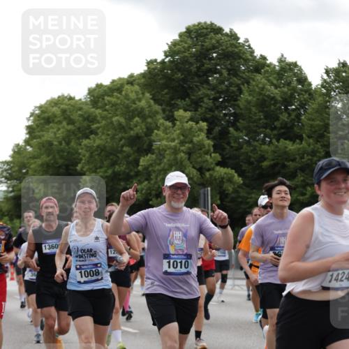 29.06.2025 - hella hamburg halbmarathon Jannik Wohlers http://msf.ph/oto/8287829 29.06.2025 10:35:46 Lombardsbrücke 1008, 1010, 1036, 1102, 1183, 1775, 1780, 1835, 2520, 2870, 3401, 3404, 3699, 3741, 3877, 4245, 4326, 4937, 5246, 5666, 5809, 6092, 6093, 6184, 6417, 6896, 7086, 7111, 7140, 7275, 7575, 7576, 8356, 8581, 9978, 10146, 10341, 10577, 11010, 11187, 12342, 12343, 12660, 12661, 13227, 13422, 13492, 13600, 13602, 13679, 14134, 14189, 14249, 14251, 14955, 15075, 15078, 15248, 15370, 15587, 15612, 15617, 15618, 15676, 15677, 15876, 16570, 16571, 17635 meine-sportfotos.de