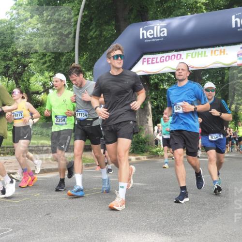 29.06.2025 - hella hamburg halbmarathon KatJ http://msf.ph/oto/8287876 29.06.2025 10:41:38 Zwischen KM18-KM19 1327, 1410, 2354, 3791, 3945, 4903, 5319, 6260, 7973, 8394, 8514 meine-sportfotos.de