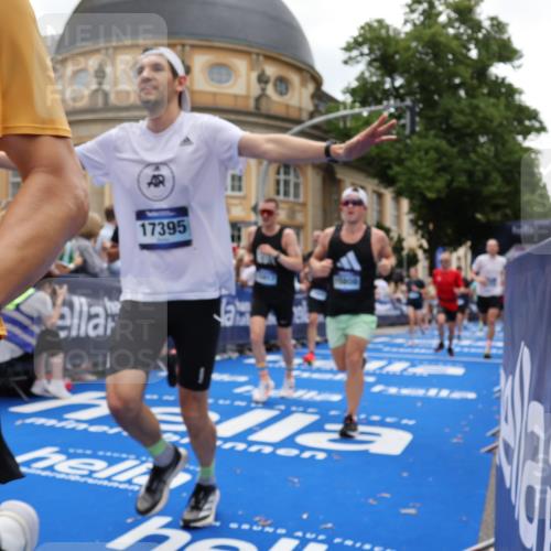 29.06.2025 - hella hamburg halbmarathon Strokosch-Dieckow http://msf.ph/oto/8287887 29.06.2025 10:48:33 Ziel 1163, 1176, 2213, 4553, 5421, 9538, 10000, 10859, 10860, 11451, 11579, 12149, 12690, 12840, 13962, 14033, 14511, 14990, 15573, 15808, 15917, 17127, 17395, 17855, 18251, 18815 meine-sportfotos.de