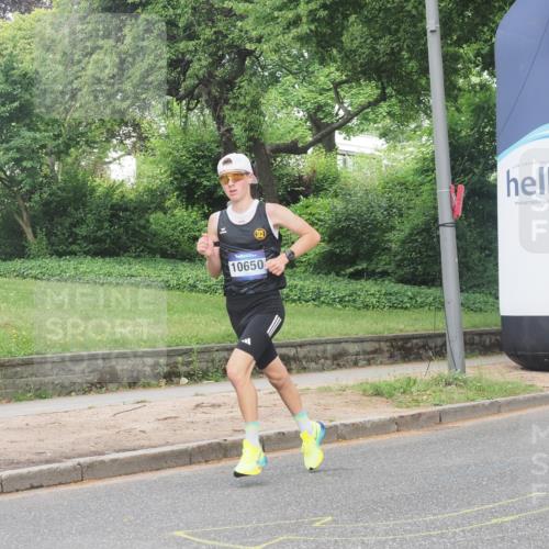 29.06.2025 - hella hamburg halbmarathon KatJ http://msf.ph/oto/8287902 29.06.2025 10:12:04 Zwischen KM18-KM19  meine-sportfotos.de
