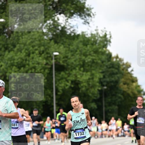 29.06.2025 - hella hamburg halbmarathon Dr. Thomas Lammeyer http://msf.ph/oto/8287918 29.06.2025 10:37:12 Kennedybrücke 1078, 1199, 1373, 1647, 1732, 1879, 2059, 2384, 2838, 2959, 3221, 3391, 3422, 3560, 3653, 3660, 3708, 4030, 4096, 4446, 4555, 5110, 5156, 5581, 6861, 7135, 7750, 8170, 8175, 8595, 8839, 8993, 9034, 9289, 9471, 9768, 9780, 9812, 10002, 10770 meine-sportfotos.de