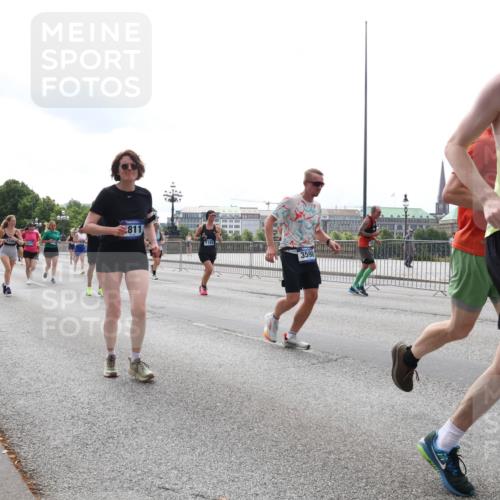 29.06.2025 - hella hamburg halbmarathon Lena Gebhardt http://msf.ph/oto/8287928 29.06.2025 10:36:06 Lombardsbrücke 811, 1183, 3598, 12430, 1008, 1010, 1036, 1102, 1108, 1183, 1336, 1730, 1775, 1780, 1835, 2352, 2425, 2520, 2811, 2827, 2870, 3243, 3401, 3404, 3598, 3699, 3741, 3877, 3990, 4245, 4326, 4413, 4442, 4798, 4902, 4937, 5246, 5427, 5540, 5573, 5666, 5809, 5919, 6021, 6092, 6093, 6184, 6417, 6845, 6896, 7086, 7111, 7140, 7275, 7304, 7575, 7576, 8333, 8356, 8498, 8581, 8947, 9229, 9432, 9803, 9806, 9819, 10652, 12408 meine-sportfotos.de
