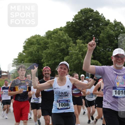 29.06.2025 - hella hamburg halbmarathon Jannik Wohlers http://msf.ph/oto/8287933 29.06.2025 10:35:46 Lombardsbrücke 1008, 1010, 1036, 1102, 1183, 1775, 1780, 1835, 2520, 2870, 3401, 3404, 3699, 3741, 3877, 4245, 4326, 4937, 5246, 5666, 5809, 6092, 6093, 6184, 6417, 6896, 7086, 7111, 7140, 7275, 7575, 7576, 8356, 8581, 9978, 10146, 10341, 10577, 11010, 11187, 12342, 12343, 12660, 12661, 13227, 13422, 13492, 13600, 13602, 13679, 14134, 14189, 14249, 14251, 14955, 15075, 15078, 15248, 15370, 15587, 15612, 15617, 15618, 15676, 15677, 15876, 16570, 16571, 17635 meine-sportfotos.de
