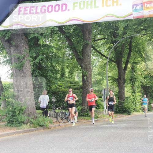 29.06.2025 - hella hamburg halbmarathon KatJ http://msf.ph/oto/8288073 29.06.2025 10:12:17 Zwischen KM18-KM19  meine-sportfotos.de