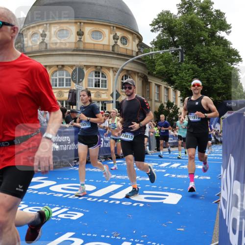 29.06.2025 - hella hamburg halbmarathon Strokosch-Dieckow http://msf.ph/oto/8288076 29.06.2025 10:48:36 Ziel 1163, 1176, 2213, 2442, 4553, 5421, 9538, 10000, 10859, 10860, 11579, 12149, 12690, 14033, 14511, 15384, 15573, 15808, 15917, 17127, 17395, 18251, 18815 meine-sportfotos.de