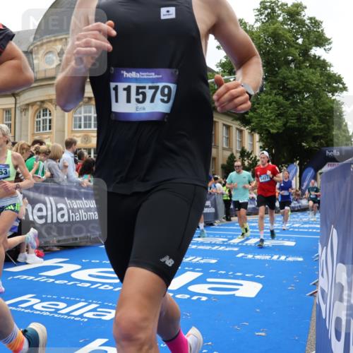 29.06.2025 - hella hamburg halbmarathon Strokosch-Dieckow http://msf.ph/oto/8288131 29.06.2025 10:48:37 Ziel 1094, 1163, 1176, 2213, 2442, 4553, 5421, 9538, 10000, 10859, 10860, 11579, 14511, 15384, 15573, 15808, 15917, 17127, 18251, 18815 meine-sportfotos.de