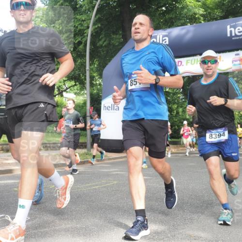 29.06.2025 - hella hamburg halbmarathon KatJ http://msf.ph/oto/8288139 29.06.2025 10:41:38 Zwischen KM18-KM19 1327, 1410, 2354, 3791, 3945, 4903, 5319, 6260, 7973, 8394, 8514 meine-sportfotos.de