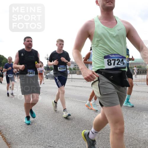 29.06.2025 - hella hamburg halbmarathon Lena Gebhardt http://msf.ph/oto/8288177 29.06.2025 10:21:03 Lombardsbrücke 1715, 1730, 4082, 2945, 4350, 8724, 1028, 1266, 1658, 2053, 2101, 2325, 2383, 2635, 2834, 2923, 2945, 2956, 2986, 3122, 3161, 3247, 3453, 3781, 3813, 4082, 4288, 4350, 4754, 4869, 5041, 5061, 5395, 5493, 5625, 5767, 6275, 6308, 6608, 7228, 7522, 7553, 7608, 8113, 8724, 8726, 8844, 8940, 9005, 9011, 9108, 9236, 9501, 9981, 10050, 10350, 10585, 10602, 11100, 11145, 11698, 11995, 12175, 12694, 12844, 13057, 13508 meine-sportfotos.de