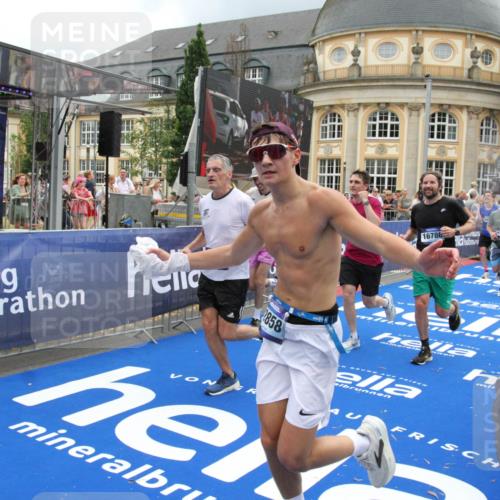 29.06.2025 - hella hamburg halbmarathon Michael Strokosch http://msf.ph/oto/8288204 29.06.2025 10:55:53 Ziel 1179, 2612, 3256, 3668, 4772, 5021, 6569, 7221, 7976, 12858, 13474, 14365, 16401, 16434, 16786, 18125, 18867, 19047 meine-sportfotos.de