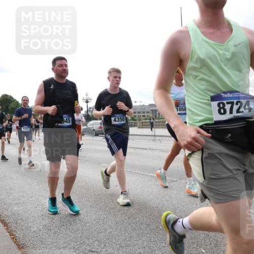 29.06.2025 - hella hamburg halbmarathon Lena Gebhardt http://msf.ph/oto/8288212 29.06.2025 10:21:03 Lombardsbrücke 1715, 17367, 945, 5041, 4350, 4082, 1058, 8724, 1028, 1266, 1658, 2053, 2101, 2325, 2383, 2635, 2834, 2923, 2945, 2956, 2986, 3122, 3161, 3247, 3453, 3781, 3813, 4082, 4288, 4350, 4754, 4869, 5041, 5061, 5395, 5493, 5625, 5767, 6275, 6308, 6608, 7228, 7522, 7553, 7608, 8113, 8724, 8726, 8844, 8940, 9005, 9011, 9108, 9236, 9501, 9981, 10050, 10350, 10585, 10602, 11100, 11145, 11698, 11995, 12175, 12694, 12844, 13057, 13508 meine-sportfotos.de